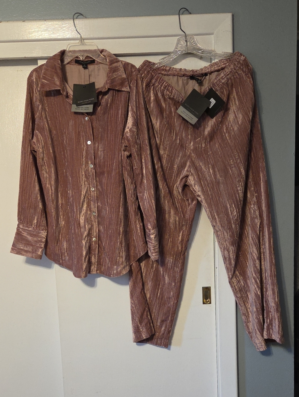 NWT Marc New York Mauve Crushed Velvet Two-Piece Set